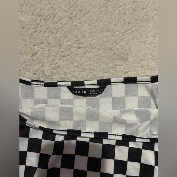 SHEIN | cropped checkered tank top - Picture 2 of 2